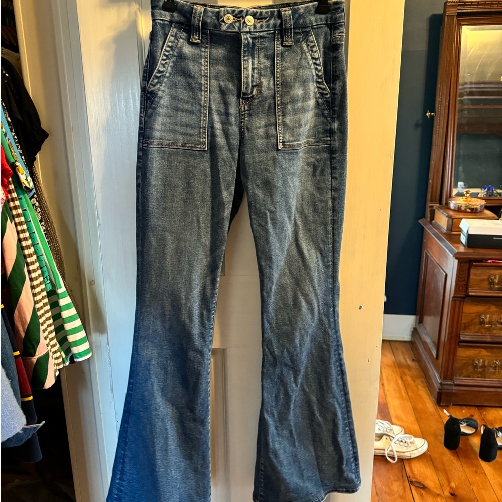 American Eagle flare jean